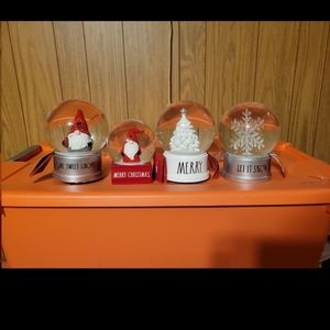 RAE DUNN CHRISTMAS SNOW GLOBES